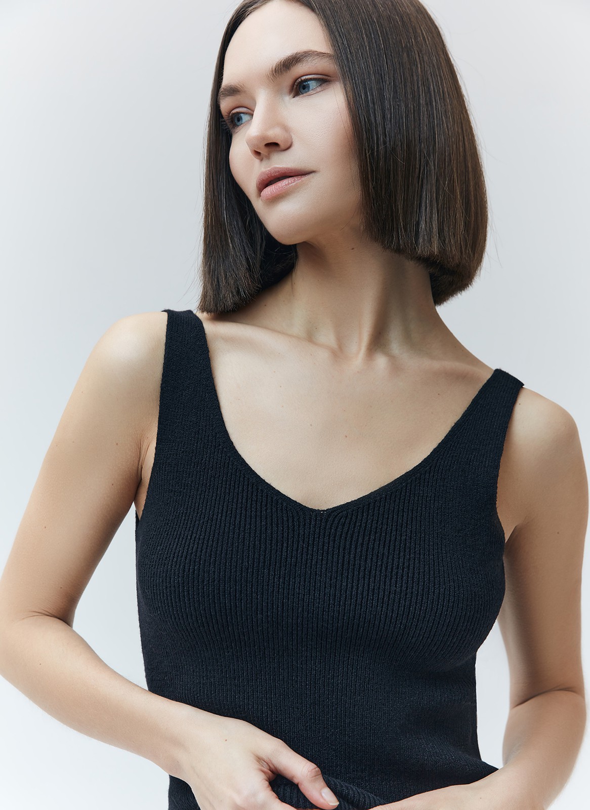 Вязаный топ, цвет: Черный Allweneed
Топ из нежного трикотажа. Наш бестселлер в новых цветах. Благодаря вискозе вам будет комфортно даже жарким днём. Пряжа дарит приятные тактильные ощущения. Рекомендуем носить как альтернативу футболкам.