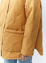 Куртка со стёжкой, цвет: рыжий Allweneed
Яркая стёганая куртка на тонком синтепоне некогда ультратренд, без которого теперь сложно представить нашу повседневную жизнь. Комфортный свободный крой, спущенное плечо и минималистичный дизайн позволяют гармонично вписать куртку в любой гардероб. Удобная застёжка на кнопки и большие накладные карманы, в которых поместится множество мелочей. Мы любим надевать эту модель на мягкий лонгслив с джинсами и отправляться на прогулку. Ткань имеет лёгкий водоотталкивающий эффект.
