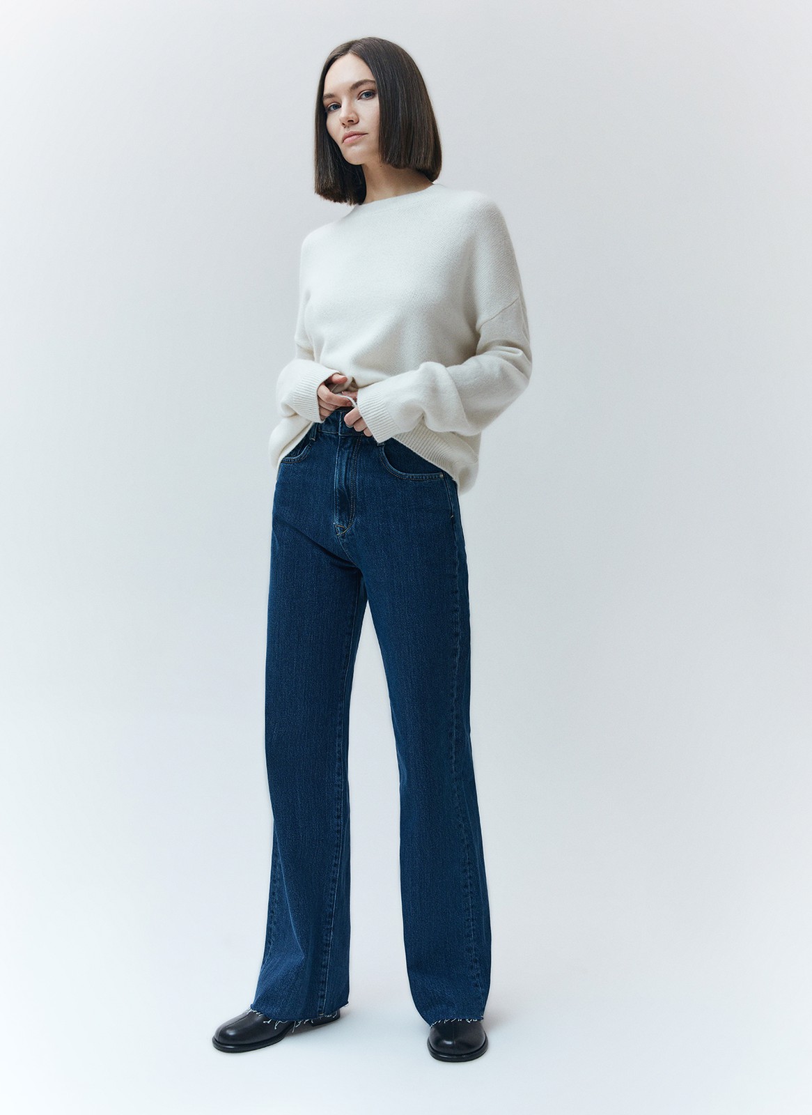 Джинсы широкие полной длины, цвет: темно-синий Allweneed Джинсысвободного кроя из хлопка,с высокой посадкой. Плотный деним позволяет держать форму и красиво облегать линию бедра. Необработанный край, благодаря чему джинсы выглядят эффектно. Мы выполнили модель из нашего премиального, 100% хлопкового денима, с авторской варкой и брендированной фурнитурой высокого качества.