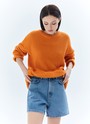 Свитер oversize, цвет: ОРАНЖЕВЫЙ Allweneed Хлопковый свитер крупной вязки. Модель свободного силуэта, с круглой горловиной. Легко вписывается в весенний гардероб. Материал дышит и позволяет поддерживать оптимальный температурный режим. Мы рекомендуем носить его как самостоятельно, так и надеть под него футболку или рубашку. Это одна из наших любимых моделей для прогулок или уютных посиделок с подругой.