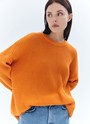 Свитер oversize, цвет: ОРАНЖЕВЫЙ Allweneed Хлопковый свитер крупной вязки. Модель свободного силуэта, с круглой горловиной. Легко вписывается в весенний гардероб. Материал дышит и позволяет поддерживать оптимальный температурный режим. Мы рекомендуем носить его как самостоятельно, так и надеть под него футболку или рубашку. Это одна из наших любимых моделей для прогулок или уютных посиделок с подругой.