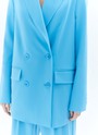 Жакет двубортный oversize, цвет: голубой Allweneed
Двубортный жакет прямого силуэта с классической линией плеча. Для модели мы выбрали турецкую костюмную ткань, которая производилась только для нас, с добавлением нежных волокон вискозы. Изделие с приятной к телу подкладочной тканью. Хороший жакет сегодня считается одной из основ грамотного гардероба, поскольку он дарит огромное количество сочетаний: от строгих офисных вариантов до нарядных вечерних.