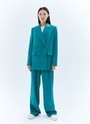 Жакет двубортный oversize, цвет: изумрудный Allweneed
Двубортный жакет прямого силуэта с классической линией плеча. Для модели мы выбрали турецкую костюмную ткань, которая производилась только для нас, с добавлением нежных волокон вискозы. Изделие с приятной к телу подкладочной тканью. Хороший жакет сегодня считается одной из основ грамотного гардероба, поскольку он дарит огромное количество сочетаний: от строгих офисных вариантов до нарядных вечерних.
