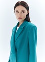 Жакет двубортный oversize, цвет: изумрудный Allweneed
Двубортный жакет прямого силуэта с классической линией плеча. Для модели мы выбрали турецкую костюмную ткань, которая производилась только для нас, с добавлением нежных волокон вискозы. Изделие с приятной к телу подкладочной тканью. Хороший жакет сегодня считается одной из основ грамотного гардероба, поскольку он дарит огромное количество сочетаний: от строгих офисных вариантов до нарядных вечерних.
