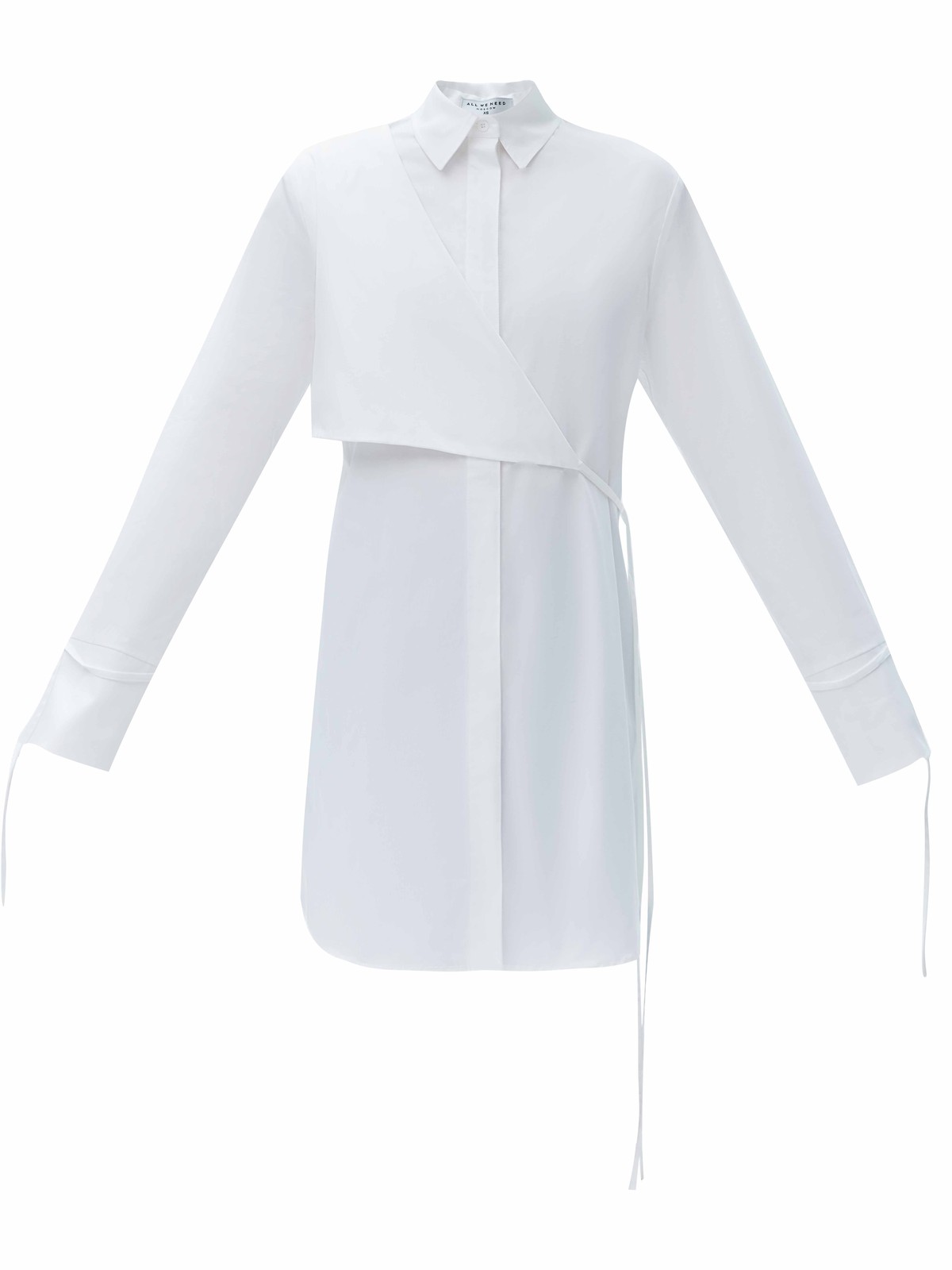 Платье-рубашка тренд, цвет: молочный Allweneed
Платье-рубашка или рубашка-платье? Это уникальная модель из плотного хлопка, которую каждая может носить по-разному. Платье с широкими длинными рукавами, манжетами и съёмными завязками. Отлично вписывается в тренд платье + брюки, но может выглядеть при этом почти консервативно. Благодаря натуральному составу, вам будет комфортно даже в жаркие дни. Акцент модели декоративная треугольная деталь. Её можно завязать для женственного силуэта или оставить свободной.
Экспериментируйте с образом: носите как рубашку на прогулки, а на свидания как необычное платье.