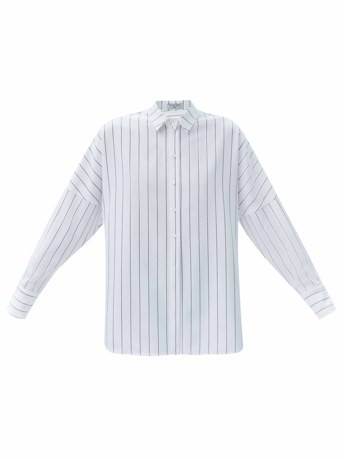 


Рубашка широкого кроя. Застёжка на пуговицы, свободный рукав и спущенное плечо. Мы выполнили модель из приятной к телу ткани, благодаря ей вам будет комфортно в любую погоду этой весной. Округлый низ с разрезами, которые эффектно смотрятся и добавляют возможностей для стилизации образа. Рубашку можно носить самостоятельно или как альтернативу кардигану с платьями, футболками и топами.