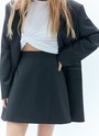 Юбка мини, цвет: серый Allweneed
Юбка длины мини с разрезом. Модель-трапеция с посадкой на линии талии выполнена из ткани в тонкую полоску в продолжение морской тематики коллекции, а контрастный подклад становится эффектным решением, привлекающим внимание к разрезу. Скрытая застёжка на молнию. Мы создали смелую модель, которая отлично сочетается с жакетом из линейки TREND. Вместе они создают актуальные пропорции и визуально удлиняют ноги.
