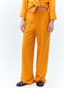 Брюки свободные льняные, цвет: ОРАНЖЕВЫЙ Allweneed
Свободные брюки с эластичным поясом. Мы создали модель изо льна. Натуральный лён хорошо отводит влагу, пропускает воздух и не вызывает аллергических реакций. Посадка на уровне талии и две завязки для фиксации. Два глубоких кармана, чтобы захватить с собой телефон. Носите с рубашкой в тон или самостоятельно с любимым топом.