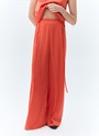 Брюки-палаццо, цвет: коралловый Allweneed
Брюки полной длины из вискозы с благородным сатиновым блеском. Модель имеет эластичный пояс и завязки для лучшей посадки. Фасон удлиняет силуэт и создает правильные пропорции. Нам нравится, как брюки смотрятся вместе с рубашкой. Прекрасный выбор для транзита из поздней весны в жаркое лето.