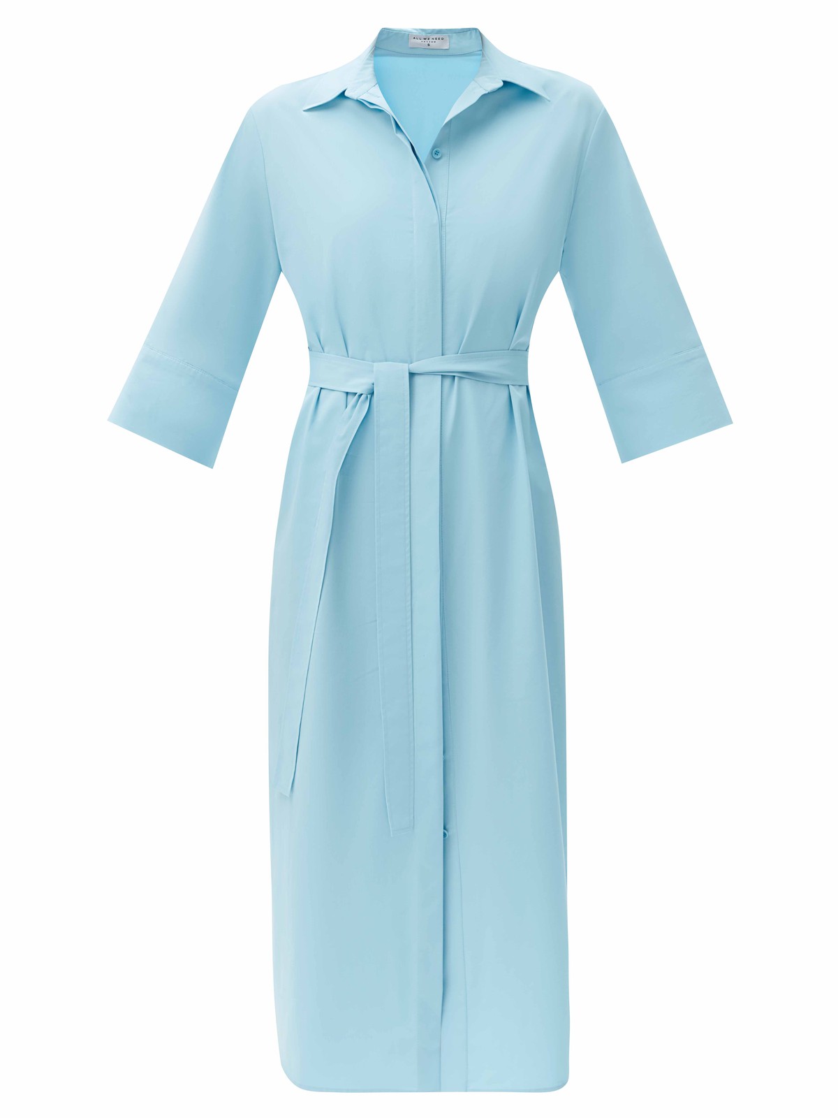 Платье рубашка из хлопка, цвет: голубой Allweneed
Платье-рубашка длины миди из хлопка. Скрытая застёжка с пуговицами, отложной воротник и широкие рукава с широкими манжетами для свободы движения. Базовая модель для весны и лета, ведь благодаря натуральному составу в ней не будет жарко. Мы также добавили съёмный пояс в тон, чтобы вы могли создавать женственные образы и подчёркивать талию.
В платье можно буквально жить: днём носить в офис, а вечером на встречи с подругой и свидания.