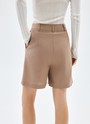 Шорты бермуды льняные, цвет: темно-бежевый Allweneed
Костюмные шорты изо льна охлаждающего материала, идеального для лета. Модель имеет застёжку на крупную пуговицу и молнию. Благодаря универсальной посадке на линии талии шорты хорошо смотрятся на любой фигуре. Носите их как альтернативу брюкам в жаркое время года.