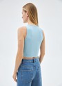 Топ укороченный, цвет: серо-голубой Allweneed
Укороченный топ из мягкого трикотажа. Круглая горловина и широкая пройма. Это базовая модель, которую мы обязательно возьмём с собой в отпуск. Рекомендуем сочетать с изделиями на высокой посадке.
