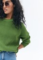 Свитер oversize, цвет: зеленый Allweneed Хлопковый свитер крупной вязки. Модель свободного силуэта, с круглой горловиной. Легко вписывается в весенний гардероб. Материал дышит и позволяет поддерживать оптимальный температурный режим. Мы рекомендуем носить его как самостоятельно, так и надеть под него футболку или рубашку. Это одна из наших любимых моделей для прогулок или уютных посиделок с подругой.