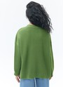 Свитер oversize, цвет: зеленый Allweneed Хлопковый свитер крупной вязки. Модель свободного силуэта, с круглой горловиной. Легко вписывается в весенний гардероб. Материал дышит и позволяет поддерживать оптимальный температурный режим. Мы рекомендуем носить его как самостоятельно, так и надеть под него футболку или рубашку. Это одна из наших любимых моделей для прогулок или уютных посиделок с подругой.
