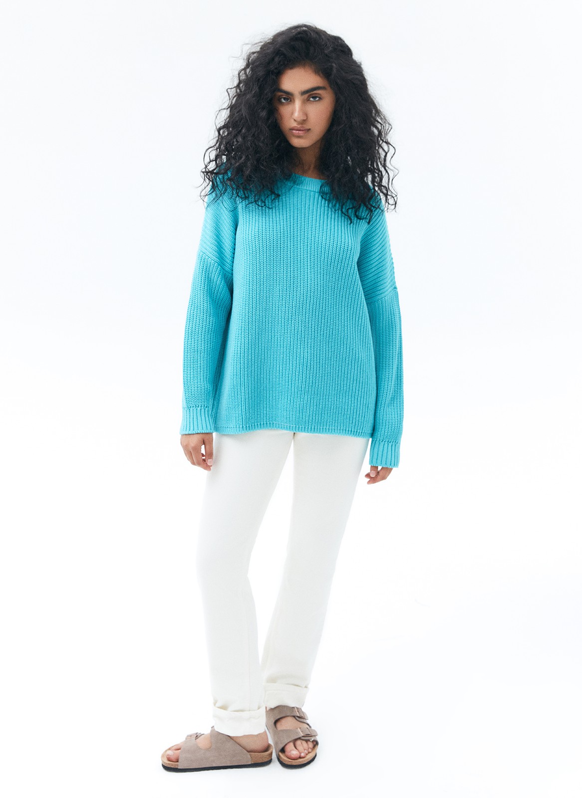 Свитер oversize, цвет: бирюзовый Allweneed Хлопковый свитер крупной вязки. Модель свободного силуэта, с круглой горловиной. Легко вписывается в весенний гардероб. Материал дышит и позволяет поддерживать оптимальный температурный режим. Мы рекомендуем носить его как самостоятельно, так и надеть под него футболку или рубашку. Это одна из наших любимых моделей для прогулок или уютных посиделок с подругой.