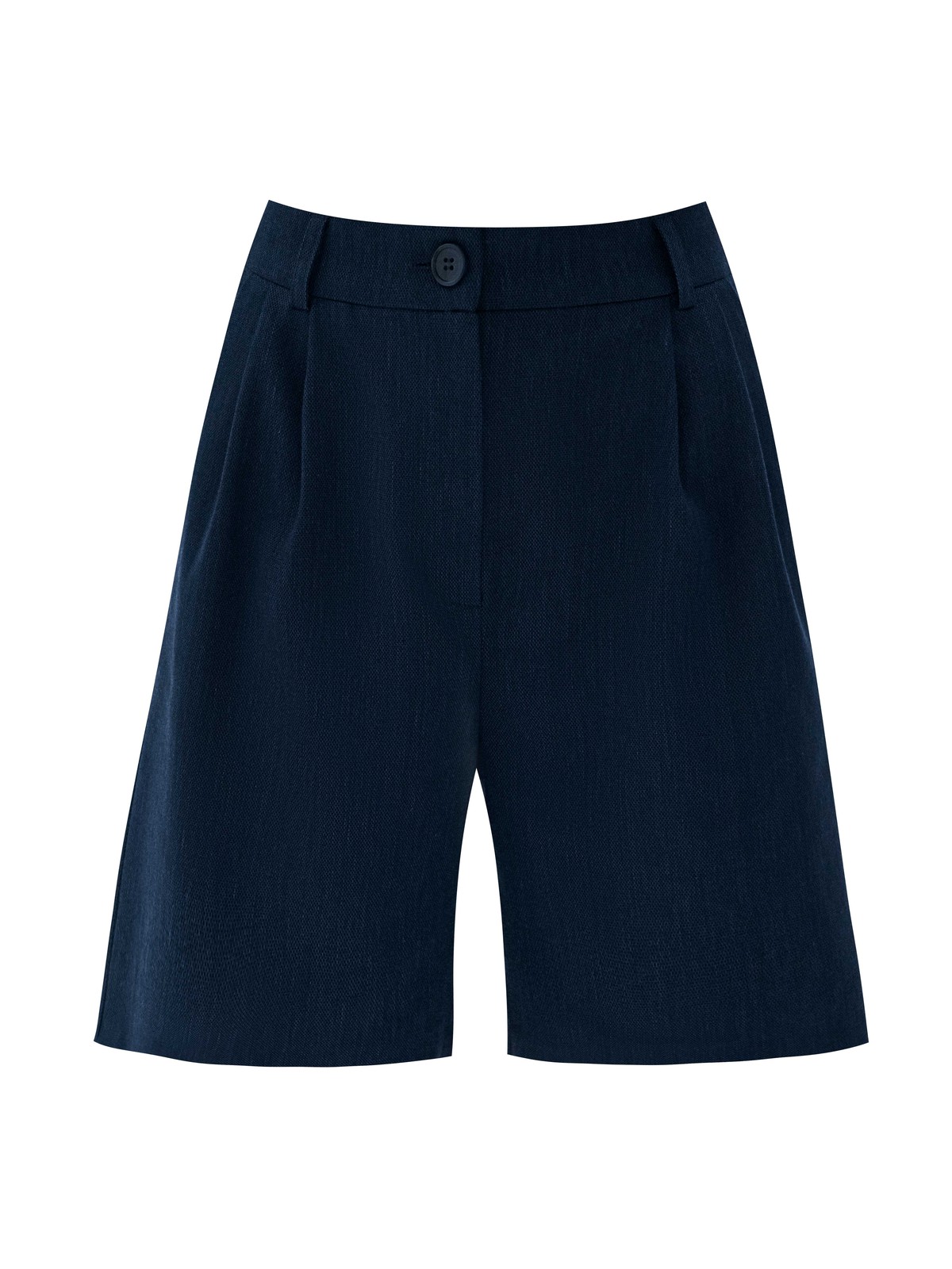 Шорты бермуды костюмные, цвет: темно-синий Allweneed Шорты-бермуды на высокой талии из костюмной ткани. Скрытая застёжка на молнию и крючок. Два глубоких кармана. Это прекрасная замена брюкам в жаркий день. Носите с жилетом из коллекции на работу, а вечером с топами.
