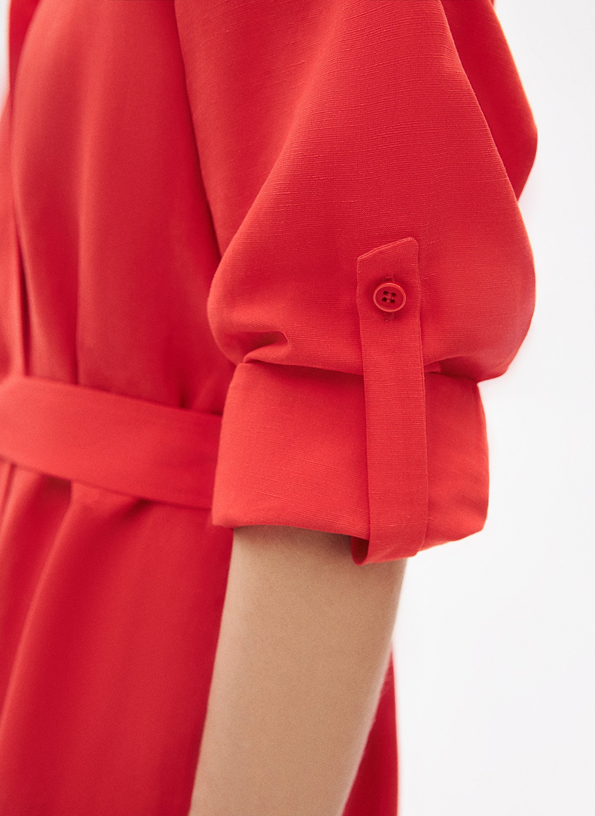 Платье-рубашка миди, цвет: красный Allweneed
Платье-рубашка из хлопка. Мы любим эту модель за то, что она будет актуальна всегда. Свободный крой, спущенное плечо, манжеты, планка с пуговицами и широкий пояс для акцента на талии. Ткань позволяет коже дышать в жаркое время года. Мы создали модель похожую на те, что носила в фильмах французская актриса Брижит Бардо. Составляйте с ней образы на работу, свидания и прогулки, меняя лаконичные украшения на заметные аксессуары.