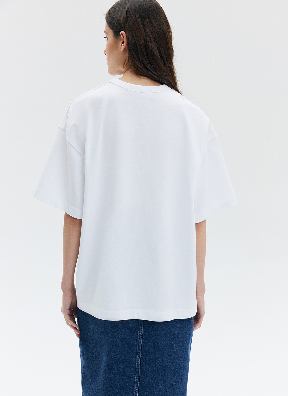 Футболка OVERSIZE из плотного трикотажа, цвет: Бело-красный Allweneed Футболка из хлопка с принтом. Наш вариант базовой вещи на осень. Приятная ткань, округлая горловина и свободный крой. Эта модель дополнит образы с джинсами, юбками из экокожи и денима.