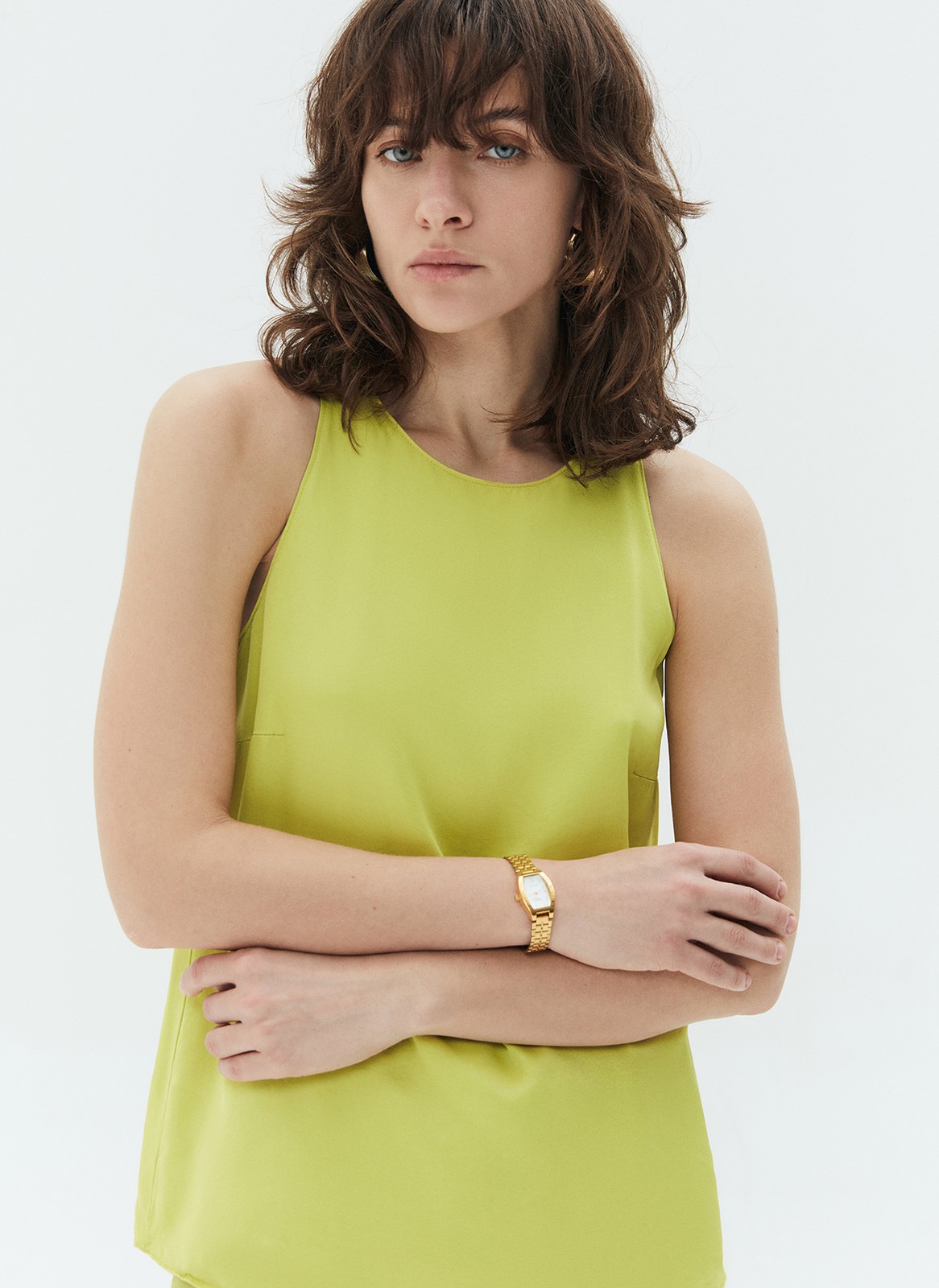 Топ с вырезом халтер, цвет: Лайм Allweneed Базовый топ с актуальным вырезом халтер. Мы сделали вытачку на груди для лучшей посадки по фигуре. Модель прямого кроя. Носите с джинсами, юбками и шортами изо льна и рами.