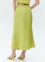 Юбка миди на кулиске, цвет: Лайм Allweneed
Юбка длины миди с посадкой на талии. Модель с зауженной линией бедра и расклешённым низом для создания женственного силуэта.Мы добавили кантики в качестве декоративных элементов. Модель выполнена из лёгкой, но формоустойчивой ткани. Мы уже представили, как наденем эту юбку с рубашкой на работу, а с шёлковым топом в отпуск.