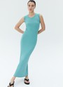 Платье макси вязаное, цвет: мятный Allweneed
Трикотажное платье полуприлегающего силуэта. Актуальная длина миди, круглая горловина. Мягкий материал хорошо тянется и комфортен в носке. Это лаконичная, базовая модель на каждый день, которая при этом смотрится очень чувственно. Носите платье с куртками из денима, жакетами или самостоятельно, дополнив аксессуарами.
