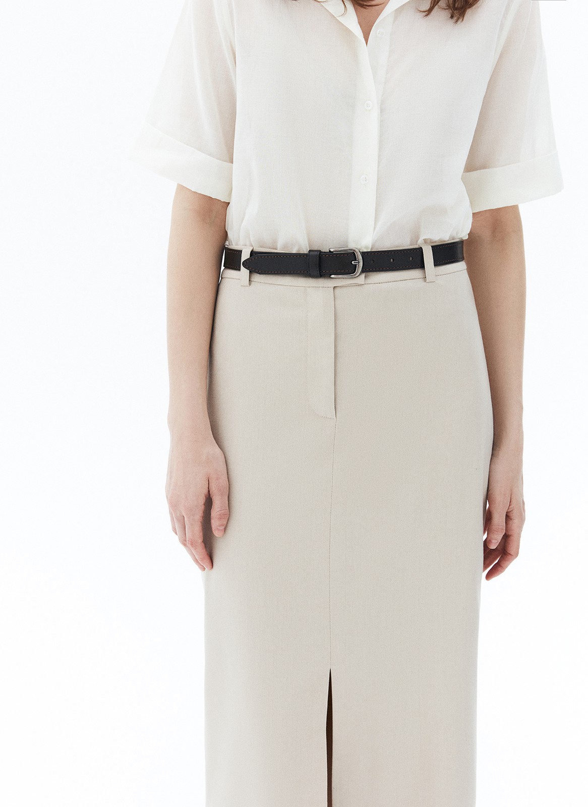 Юбка с разрезом спереди, цвет: бежевый Allweneed
Юбка длины миди с разрезом спереди. Посадка чуть ниже линии талии. Это лаконичная, в меру строгая, но при этом женственная модель. Скрытая застёжка на молнию и крючок. Мы выполнили изделие из гладкой, приятной к телу костюмной ткани. Носите с блузами и топами или базовыми рубашками в офис.