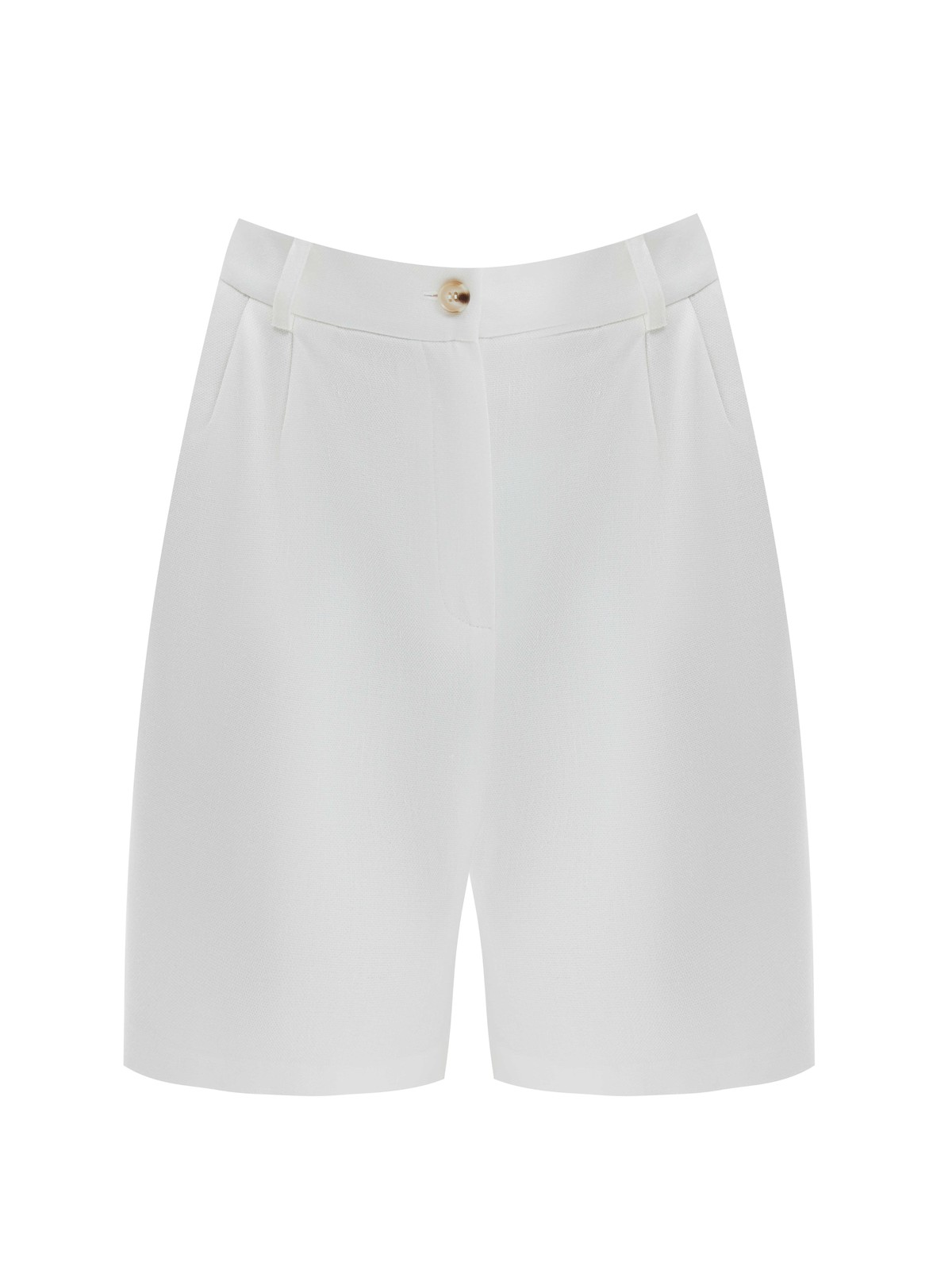 Шорты бермуды костюмные, цвет: молочный Allweneed Шорты-бермуды на высокой талии из костюмной ткани. Скрытая застёжка на молнию и крючок. Два глубоких кармана. Это прекрасная замена брюкам в жаркий день. Носите с жилетом из коллекции на работу, а вечером с топами.