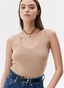 Топ вязаный, цвет: бежевый Allweneed
Минималистичный топ из вискозы плотной вязки резинкой. Наш бестселлер в осенних цветах. Мягкий материал, пропускающий воздух и приятный к телу, позволяет носить топ под рубашку или жакет, а в тёплую погоду надевать его самостоятельно.
