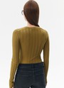 Трикотажный джемпер с длинным рукавом для женщины, цвет: хаки Allweneed
Трикотажный джемпер из вискозы наш бестселлер. Модель из тонкой, почти невесомой полупрозрачной ткани, которая приятно касается тела. Вертикальная полоска вязки лапша визуально вытягивает силуэт. Округлый вырез и прилегающий крой. Советуем комбинировать его с юбками контрастных фактур: из денима, экокожи или костюмной ткани. Обратите внимание, что изделие требует деликатного ухода.