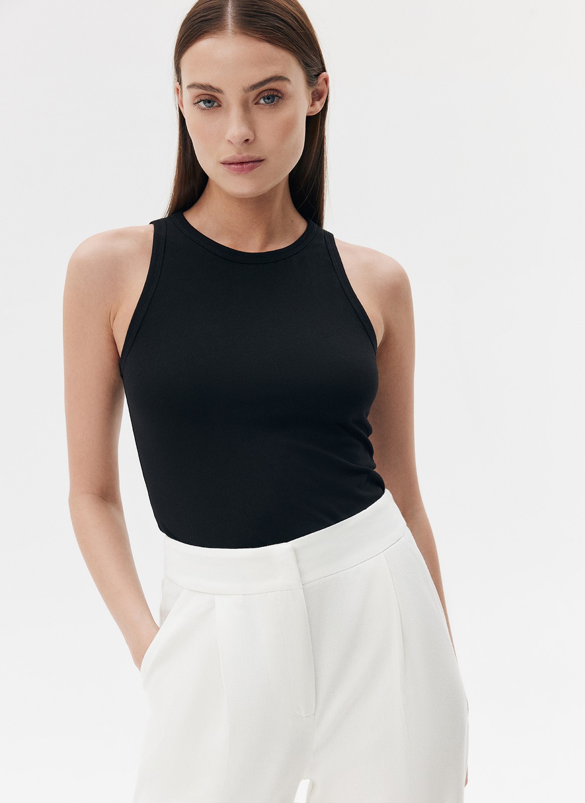 Майка из кроеного трикотажа, цвет: Черный Allweneed
Майка из мягкого трикотажа. Обработанная горловина и пройма. Слегка приталенный силуэт. Базовый вариант верха для летнего периода.